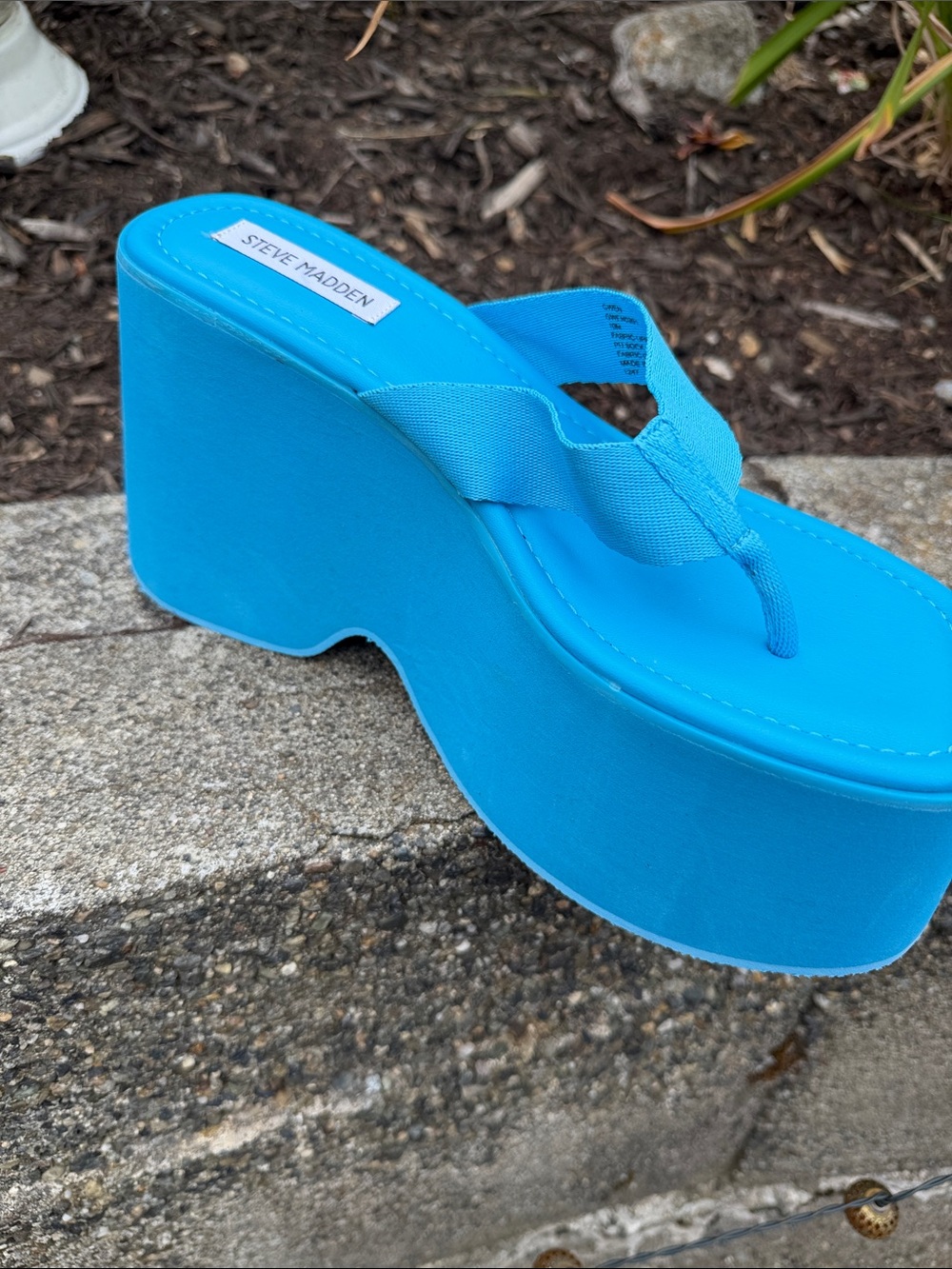 Steve Madden Bright Turquoise Platform Flip Flop Wedge 10